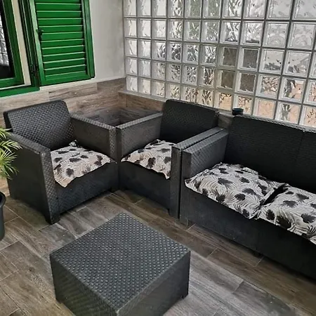 Апартаменты Canary Breakout *