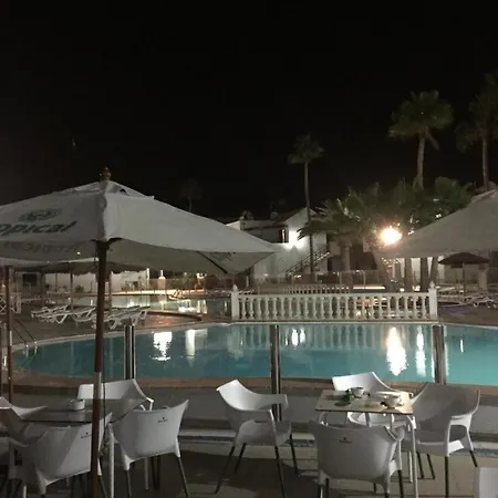 Апартаменты Canary Breakout *